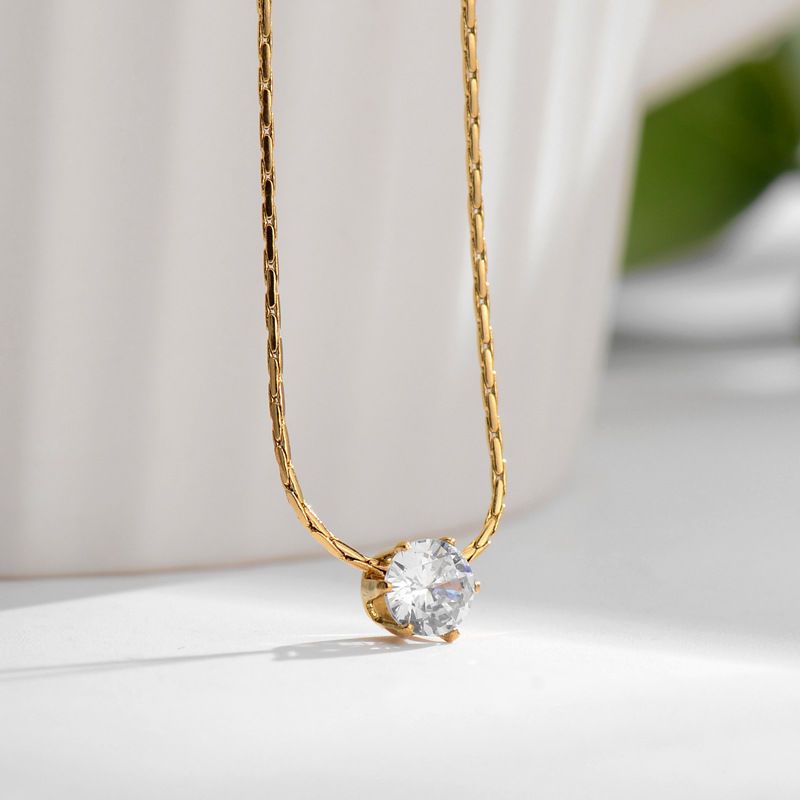 New high-end six-claw single diamond necklace 18K gold niche light luxury women's clavicle chain non-fading accessories